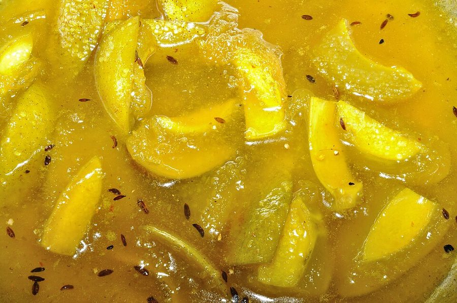 Patak's Mango Chutney Hot 340g